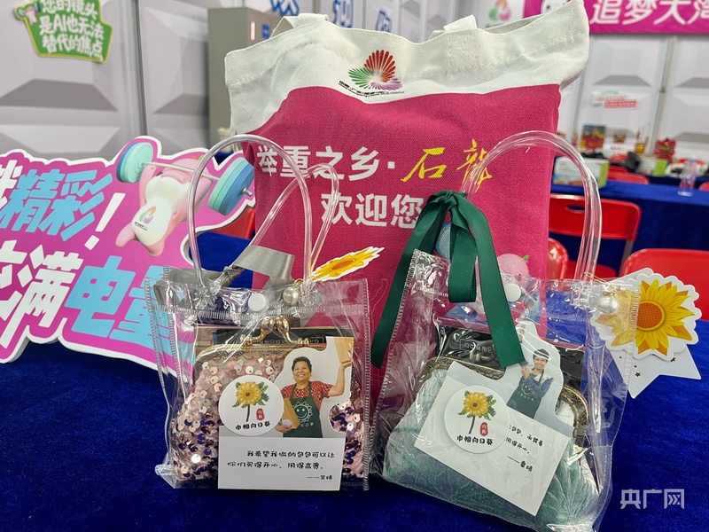 “举重之乡”举起了生命的重量，一份特殊的“