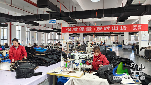 我县企业开足马力抓生产 全力以赴冲刺年度目标2.jpg