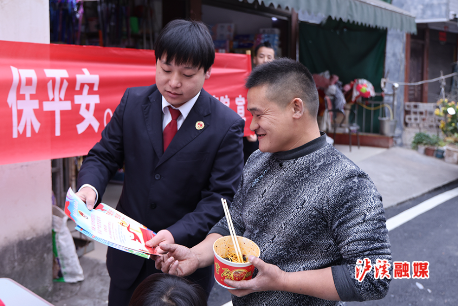 检察院普法宣传活动3.jpg 检察院普法宣传活动3.jpg