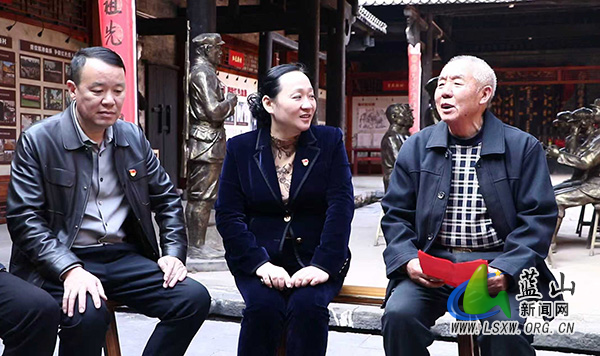 邓群:深挖红色资源 让红色记忆鲜活入心1.jpg 邓群:深挖红色资源 让红色记忆鲜活入心1.jpg