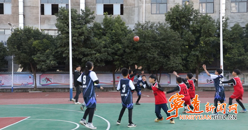 宁远县莲花小学体育活动点亮校园3_副本500.png 宁远县莲花小学体育活动点亮校园3_副本500.png
