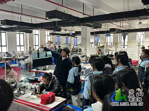 湘源学校开展科普与劳动实践活动.jpg 湘源学校开展科普与劳动实践活动.jpg