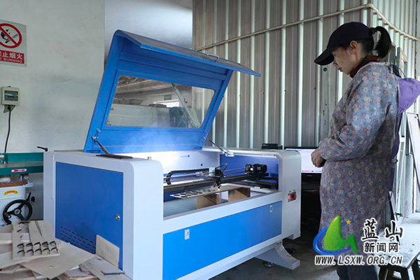 蓝山：“归雁”反哺家乡 带动群众家门口就业增收2.jpg