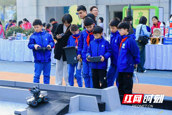 成果展4.jpg 成果展4.jpg