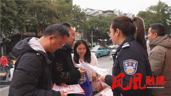 Still1211_00013.png Still1211_00013.png