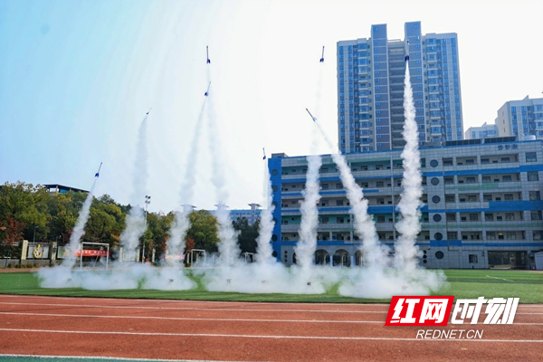 火箭上天.jpg 火箭上天.jpg