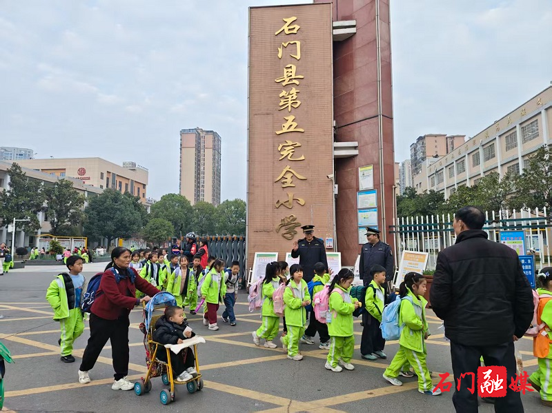 城管.jpg 城管.jpg