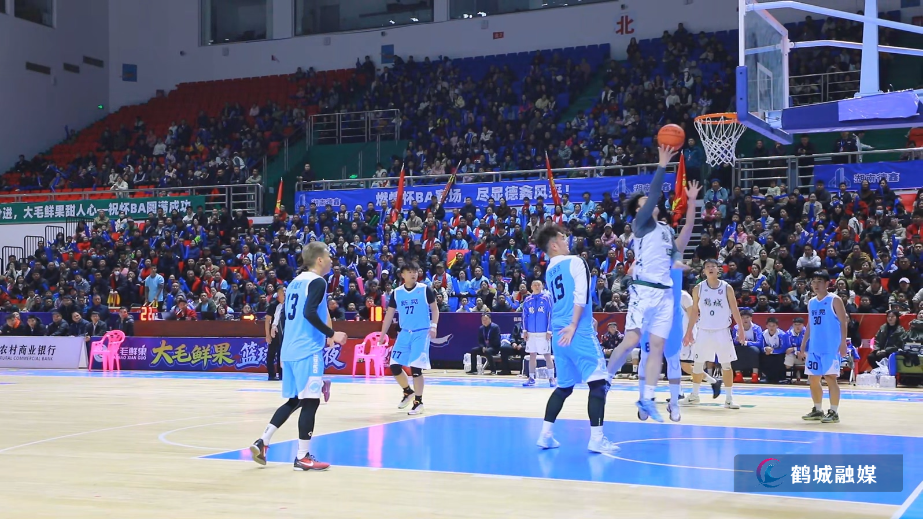 怀BA燃情集结！鹤城球迷热情欢迎新晃队共赴篮球之约.mp4_20251229_163818.985.jpg