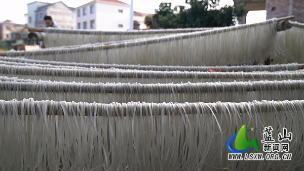 12.27花果园红薯粉条.mp4_20251230_150343.069.jpg 12.27花果园红薯粉条.mp4_20251230_150343.069.jpg