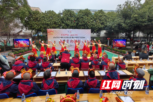 灯火里的中国.jpg 灯火里的中国.jpg