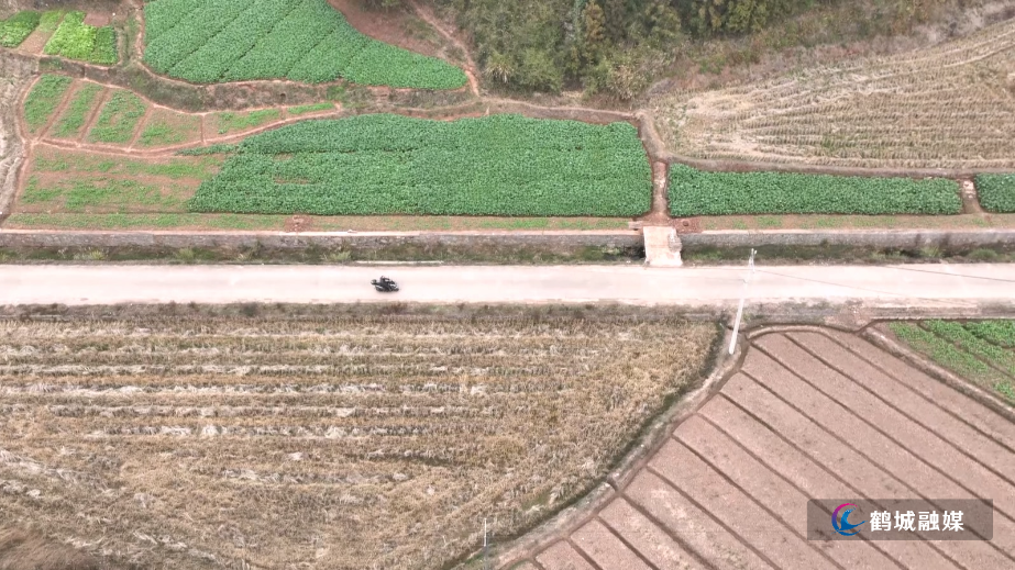 “外卖校长”杨浩:26公里山路 送一份热腾腾的坚守.mp4_20251231_171229.976.jpg “外卖校长”杨浩:26公里山路 送一份热腾腾的坚守.mp4_20251231_171229.976.jpg