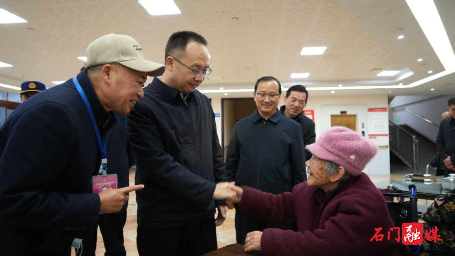 张世田深入车站、超市、养老机构检查安全生产工作2.jpg