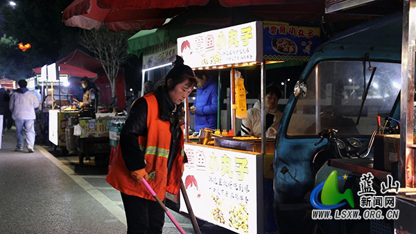 新闻特写:致敬点亮城市温度的“守夜人”.jpg 新闻特写:致敬点亮城市温度的“守夜人”.jpg