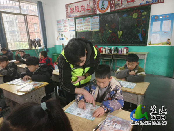 蓝山县民政局:五防教育护成长,趣味互动伴童行.jpg 蓝山县民政局:五防教育护成长,趣味互动伴童行.jpg