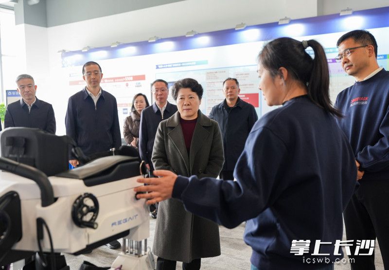 湘江科技创新院调研现场。 均为长沙晚报全媒体记者 郭雨滴 摄 湘江科技创新院调研现场。 均为长沙晚报全媒体记者 郭雨滴 摄