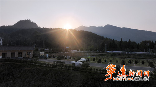 宁远田心村露营地成为游客“心头好”2_副本500.jpg 宁远田心村露营地成为游客“心头好”2_副本500.jpg