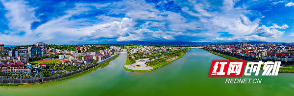 县城防洪堤.jpg 县城防洪堤.jpg