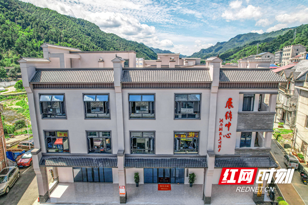 溆浦县统溪河镇农特产品展销中心1.jpg 溆浦县统溪河镇农特产品展销中心1.jpg