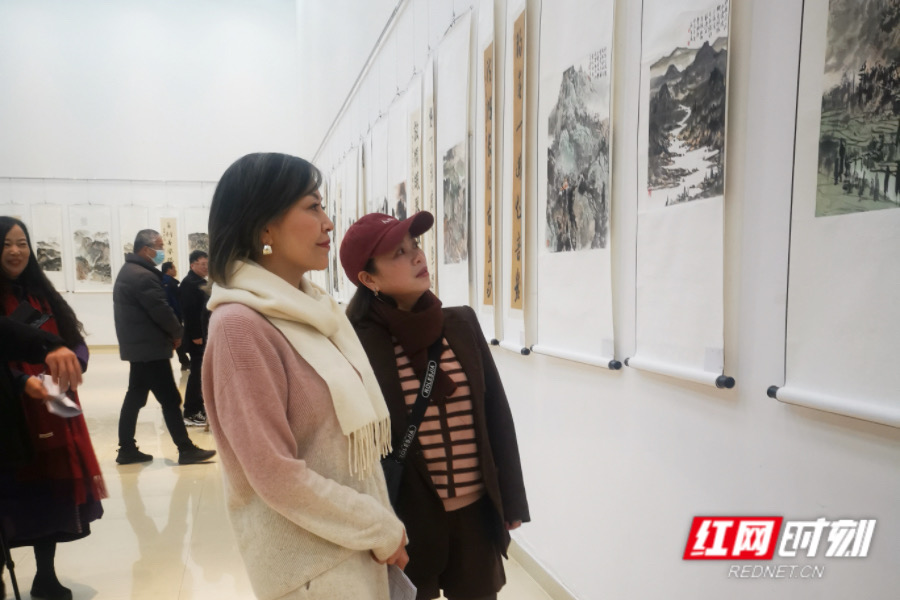 笔墨寄乡情 韶山画家龙燕清首展“故园情怀”长沙开展