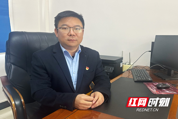 舒溶溪乡党委书记 向爱.jpg 舒溶溪乡党委书记 向爱.jpg