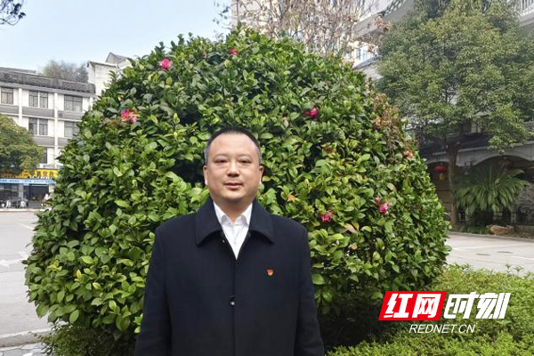 深子湖镇党委书记 粟升富.jpg 深子湖镇党委书记 粟升富.jpg