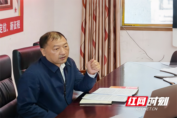 小横垅乡党委书记张英早.jpg 小横垅乡党委书记张英早.jpg