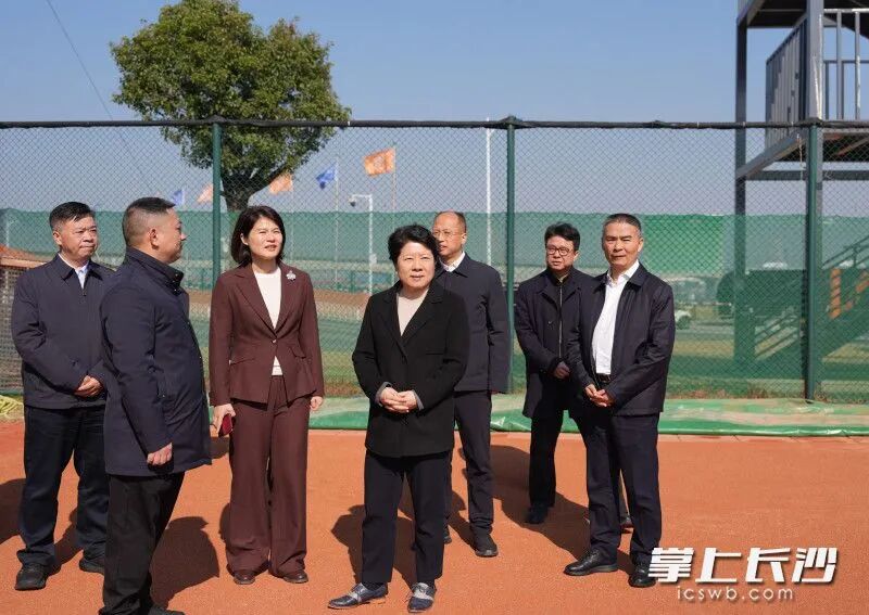 在月亮岛，吴桂英调研文旅体融合发展及市民体育公园建设情况。 均为长沙晚报全媒体记者 郭雨滴 摄