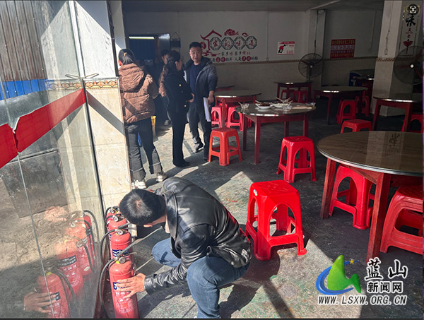 所城镇：入户排查除火患 筑牢安全“防火墙”.jpg