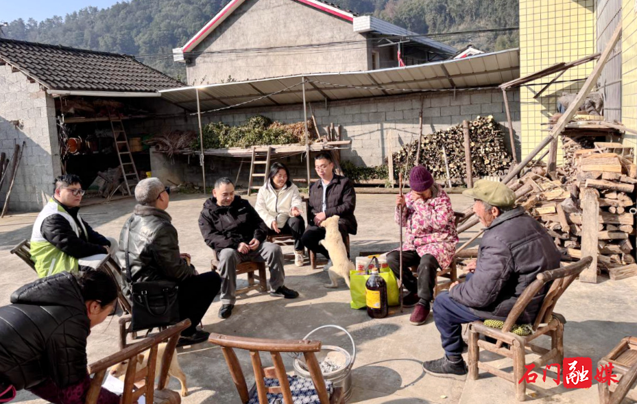 白云镇:冬日送温情,助残暖人心2.jpg 白云镇:冬日送温情,助残暖人心2.jpg
