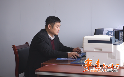 【代表风采】周进：扎根基层勤履职 绘就乡村新画卷_副本50.png