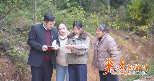 【代表风采】周进：扎根基层勤履职 绘就乡村新画卷2_副本500.png