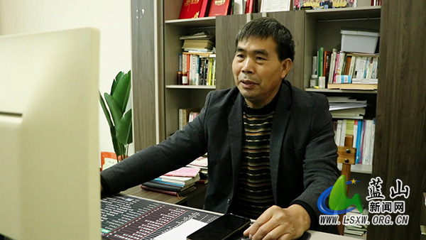 刘云发：十年磨“种” 兴农路 一心带富助乡兴1.jpg