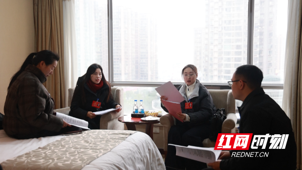 代表报到-1.bmp 代表报到-1.bmp