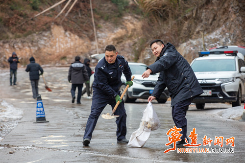 宁远公安：风雪护民安 全力筑牢寒潮防线_副本500.jpg