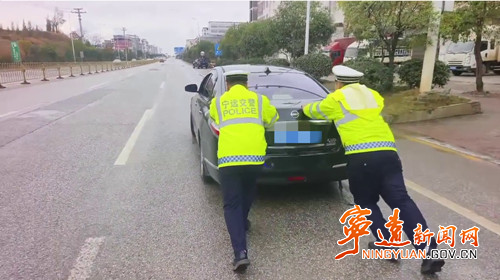 宁远公安：风雪护民安 全力筑牢寒潮防线2_副本_副本500.jpg