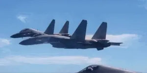 同为隐身战机 为何歼-20和歼-35颜色不同？