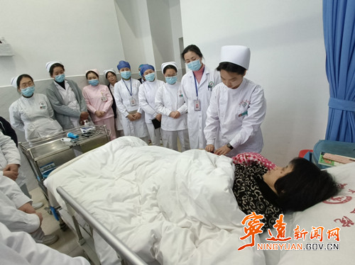 宁远县中医医院:中医护理专科查房 辨证施护显实效_副本500.jpg 宁远县中医医院:中医护理专科查房 辨证施护显实效_副本500.jpg