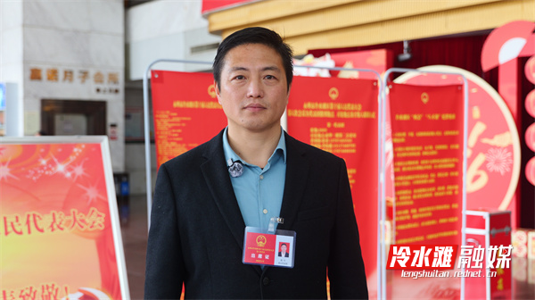 陈军.jpg 陈军.jpg