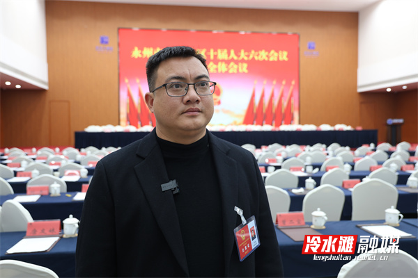 伍金波.jpg 伍金波.jpg