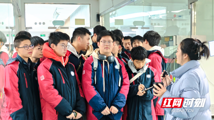 参观血站 (1).jpg 参观血站 (1).jpg