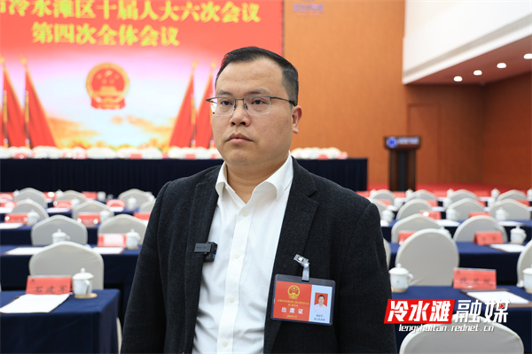 陈荣军.jpg 陈荣军.jpg