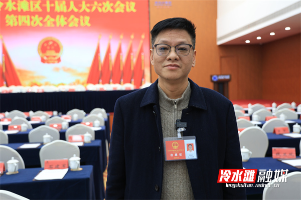 周进武.jpg 周进武.jpg