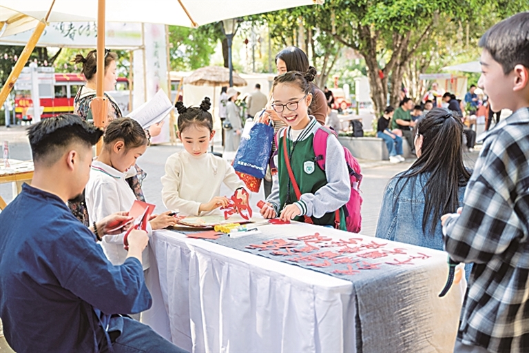 见物 见人 见生活——走，去非遗馆