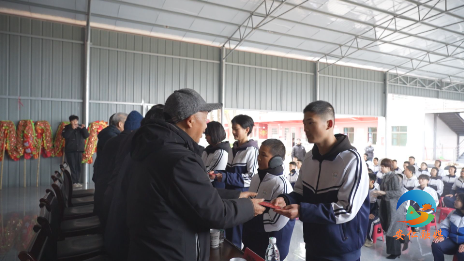 Still0130_00012.jpg Still0130_00012.jpg