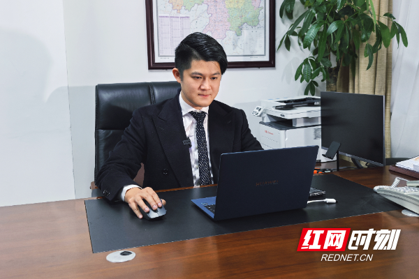 省政协委员黄景禧.jpg 省政协委员黄景禧.jpg