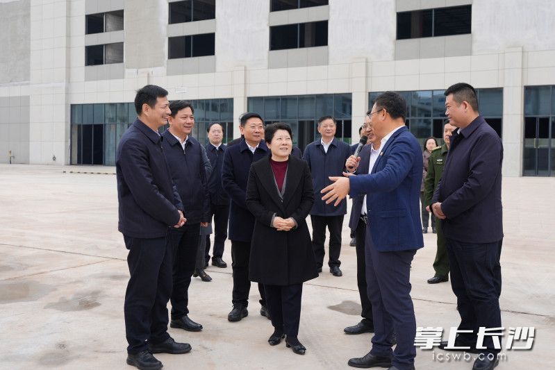 玉湖冷链(长沙)交易中心项目调研现场。均为长沙晚报全媒体记者 郭雨滴 摄 玉湖冷链(长沙)交易中心项目调研现场。均为长沙晚报全媒体记者 郭雨滴 摄