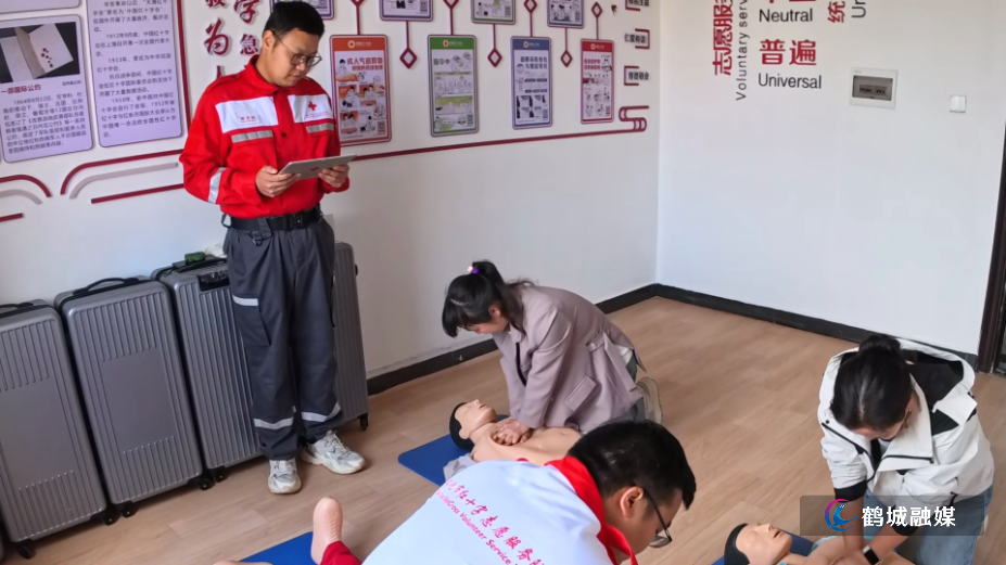 大坪村红十字博爱救护站：服务游客 惠及村民.mp4_000157.584.png