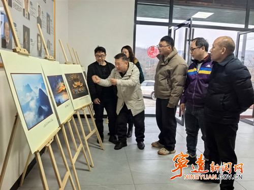 宁远县摄影家协会举行2025年年会暨摄影展活动2_副本500.jpg
