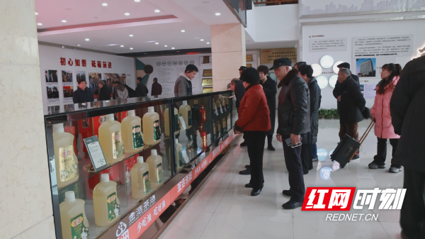 老干部-3.bmp 老干部-3.bmp