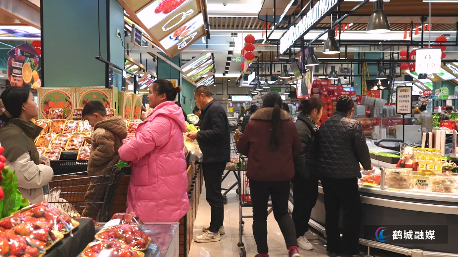 “乐购新春 惠享鹤城”年货大集红星街道专场开市.mp4_20260209_163711.884.jpg